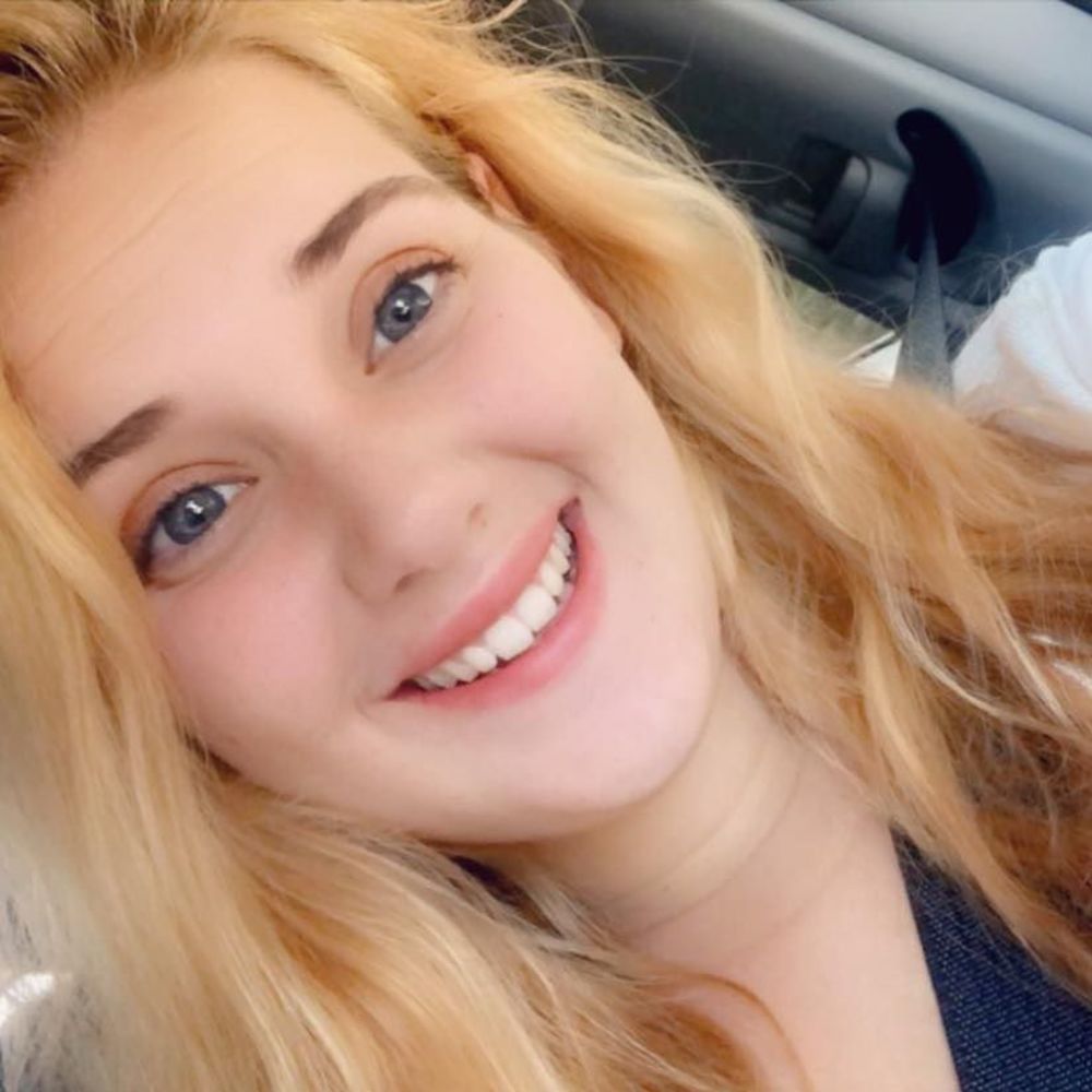 Meet your Posher, Caitlynn